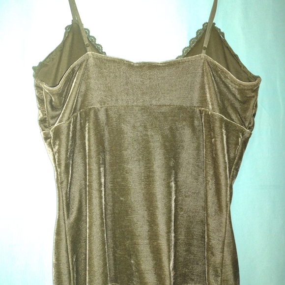 No Boundaries Olive Lace Trim Top - Picture 5 of 7